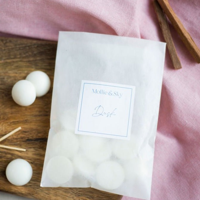 Dusk Moment Wax Melts (dark amber + sandalwood)